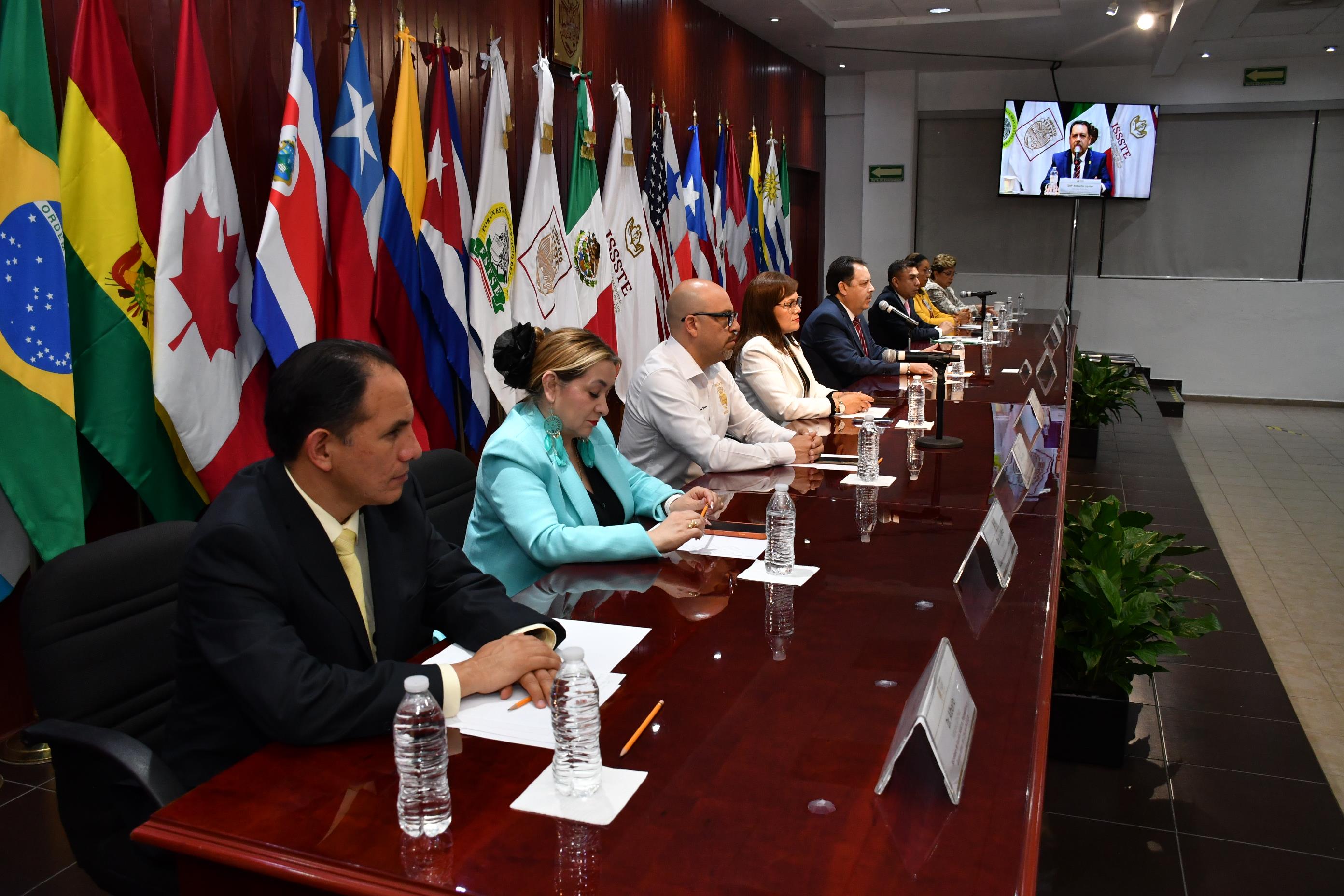  Salutación de la Sección V, Centro Médico Nacional "20 de Noviembre"